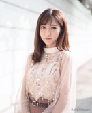  何依婷 