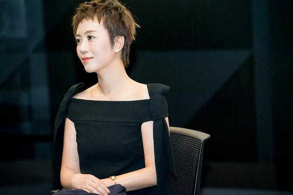  马丽 